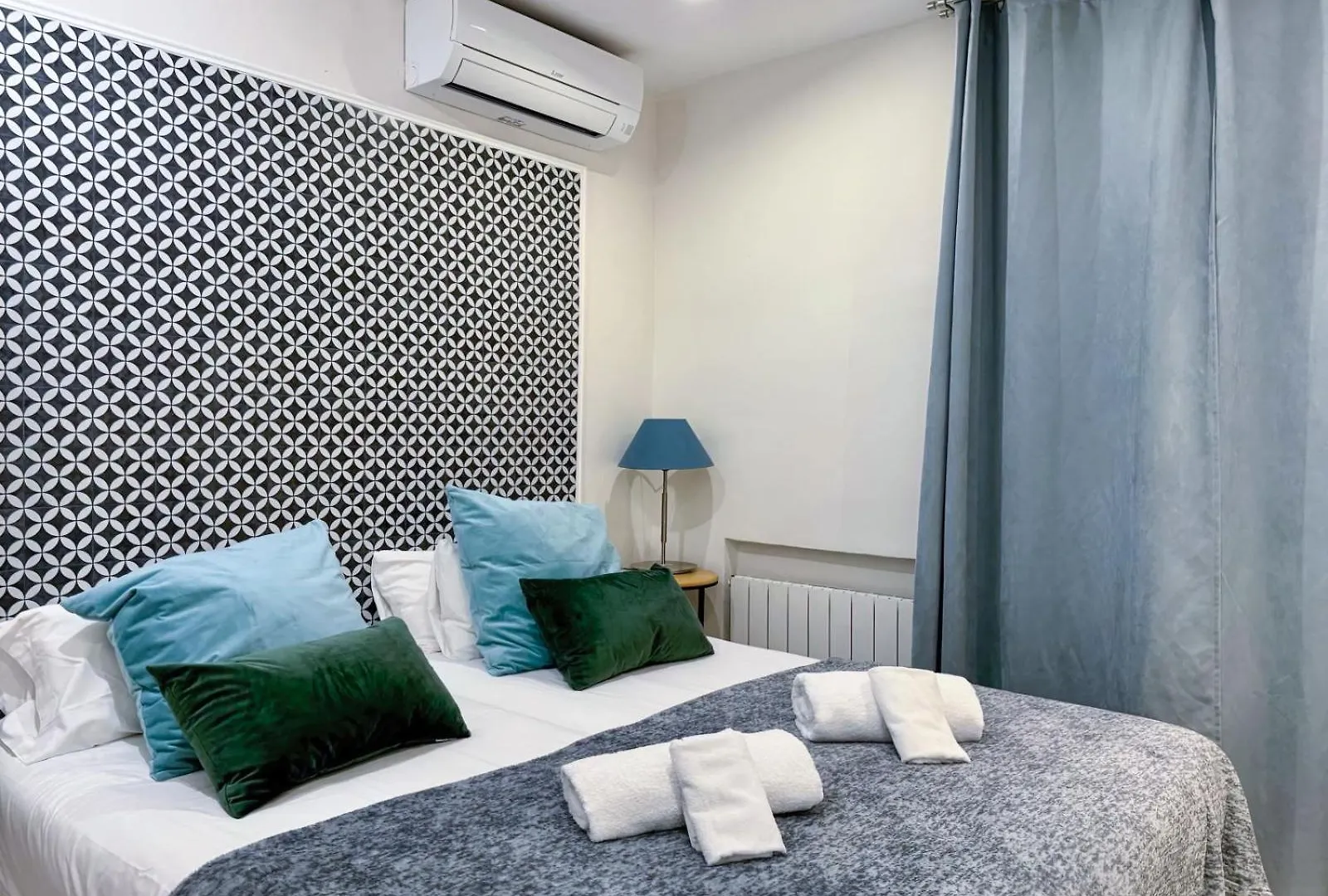 Apartment Apartament Colon Bcn 130 Mts 3 Dormitorios Port Vell Barcelona